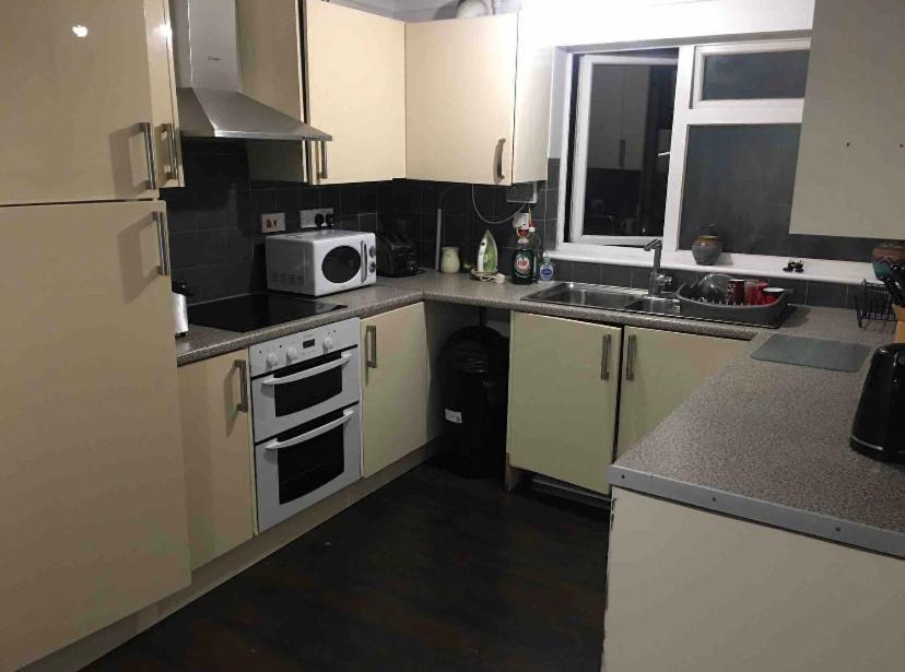 Eastbourne Large Double Room With Wifi & Kitchen Polegate Exterior photo